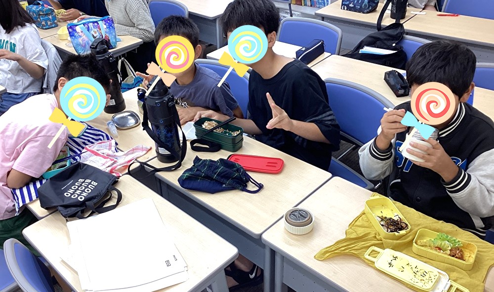 【みんなで昼ご飯！】