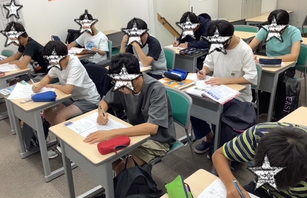 中学部　定期テスト対策超を実施しています。