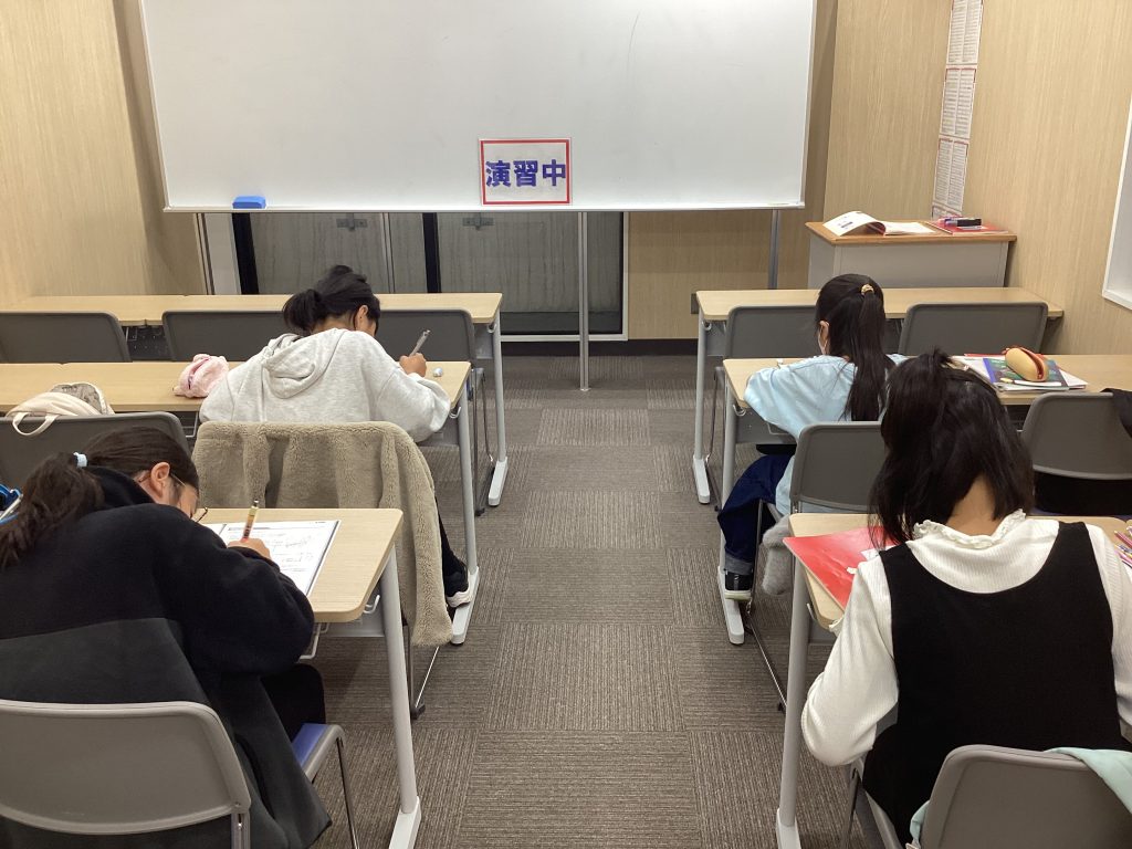 11.16　日刊ｅｎａ塩浜　-雪の絨毯-