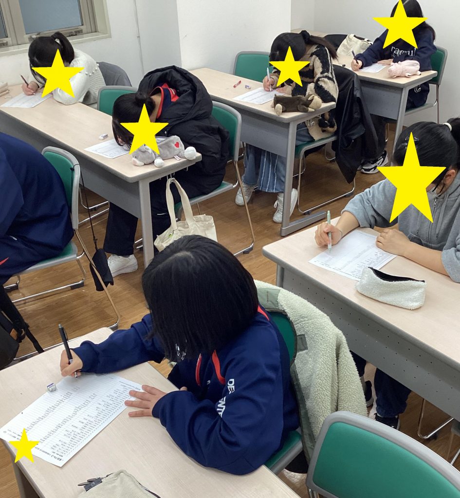 復習と確認。中3小テストの様子。