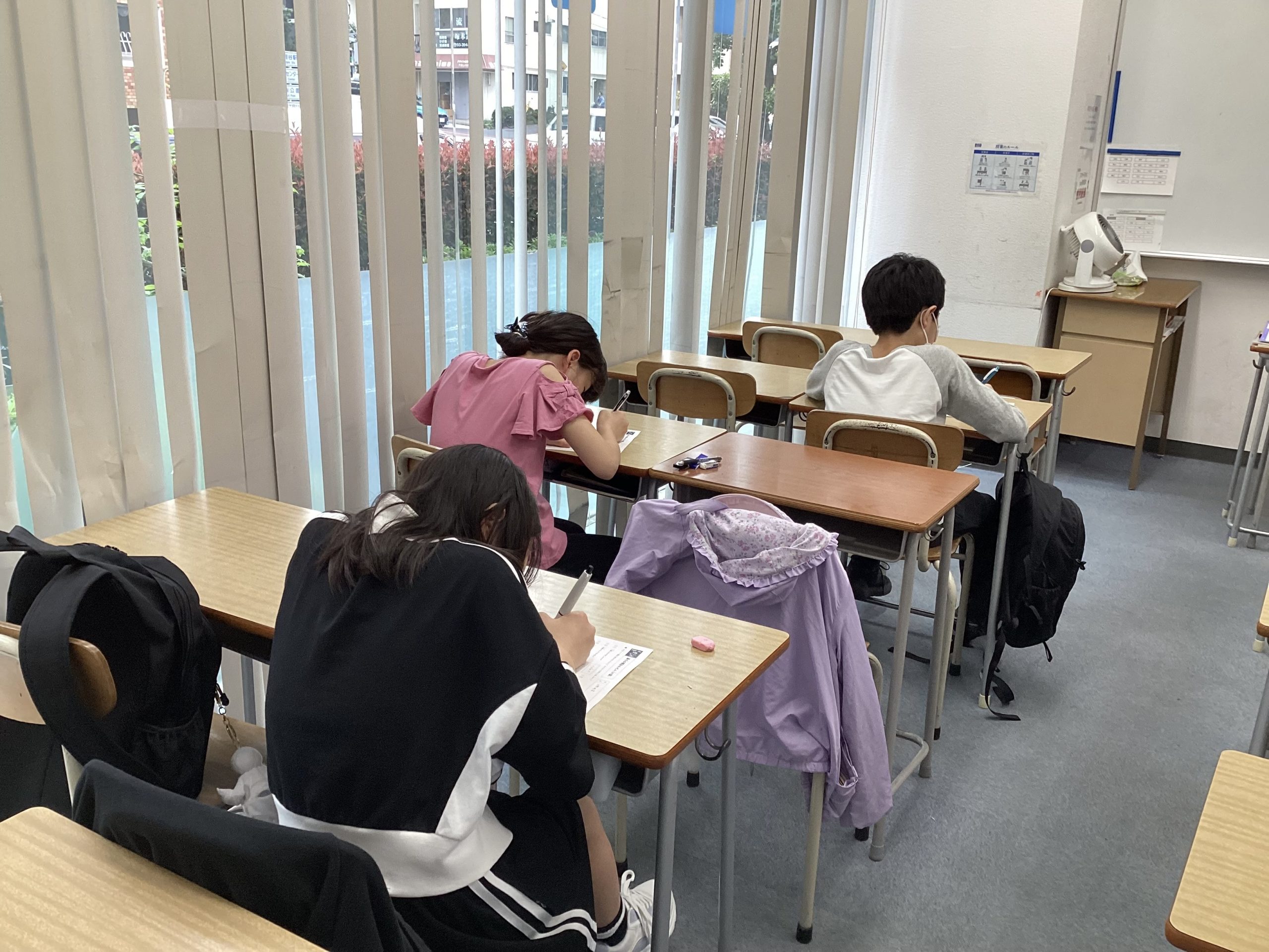 六年生、作文頑張っています！