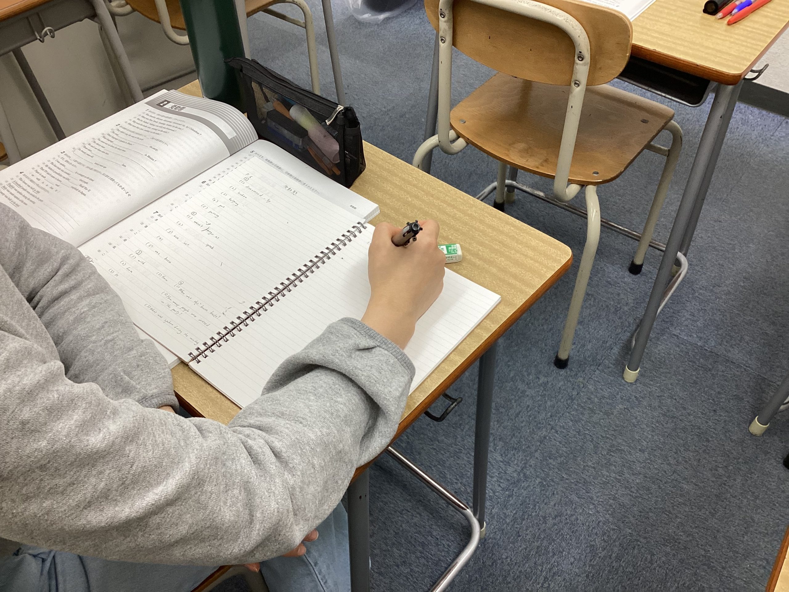 ena茗荷谷の木曜日