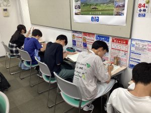 定期テスト対策と日曜開校！