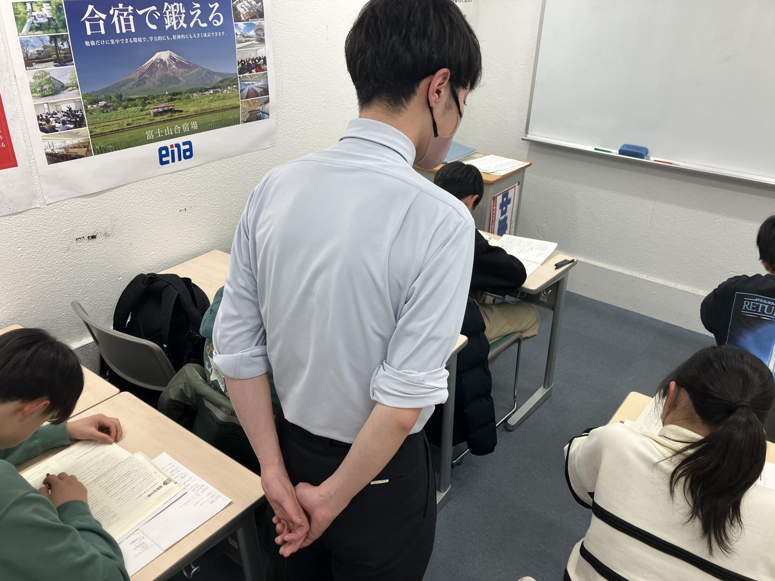 【板橋BOARD】一文字も見逃さない。enaの「巡回指導」が成績を伸ばす理由