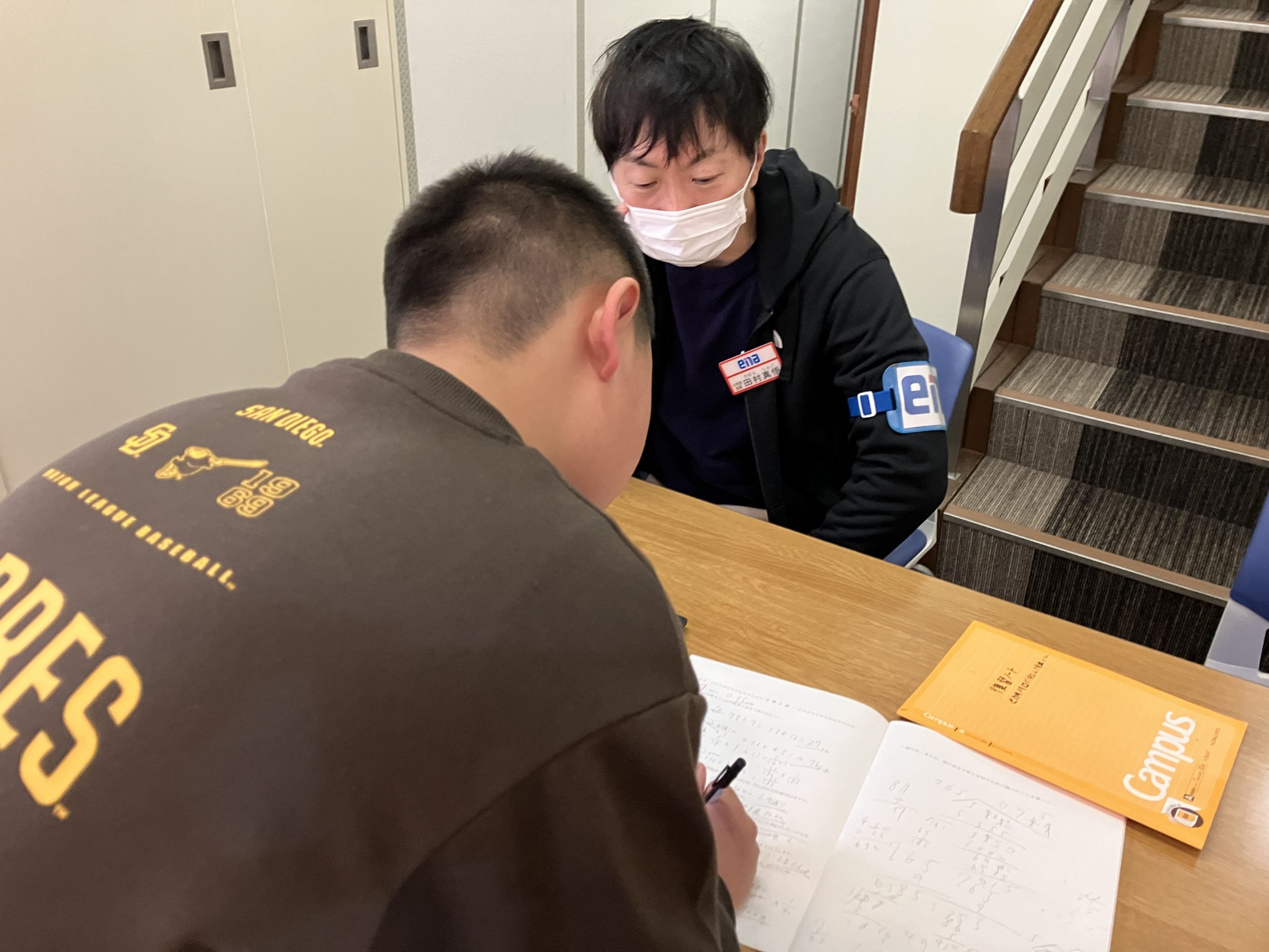 【ena合宿】 名物「夜の復習」：講師と生徒の1：1の真剣勝負