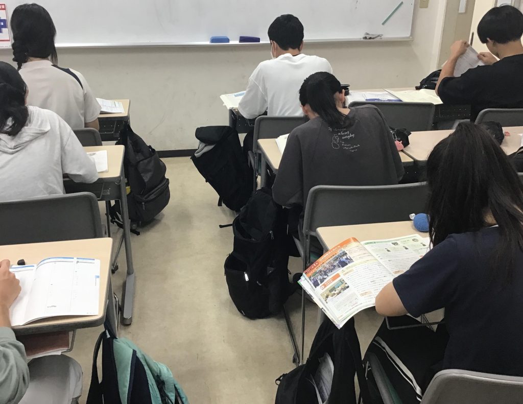 9月13日（日）定期テスト対策で日曜日開校します。