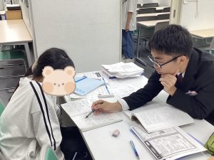 自習室から、頑張る生徒