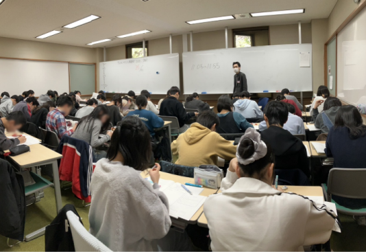富士山１号館での授業風景（12月31日）