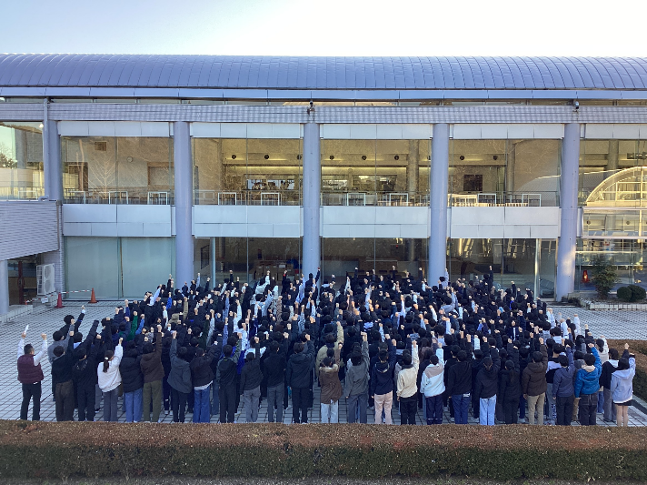 元旦早朝の富士山３号館